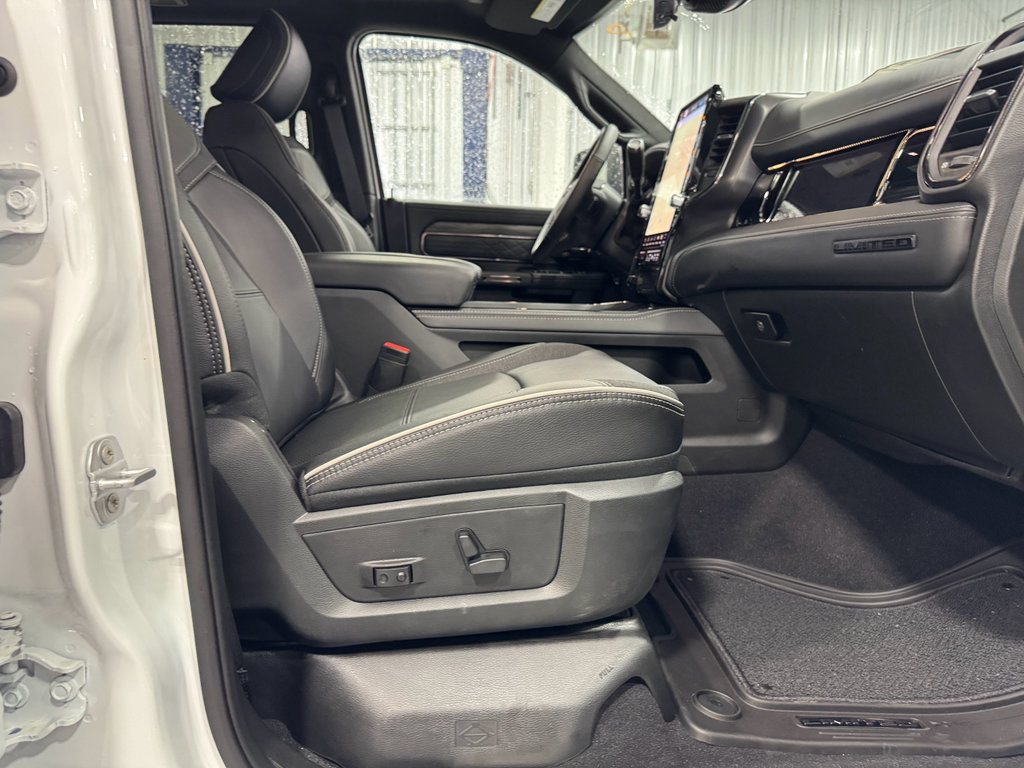 New 2025 RAM 3500 Limited image 15