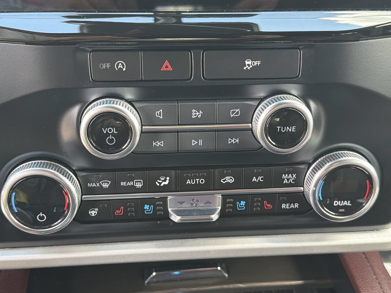 Certified 2024 Ford Expedition Limited AWD/4WD image 26