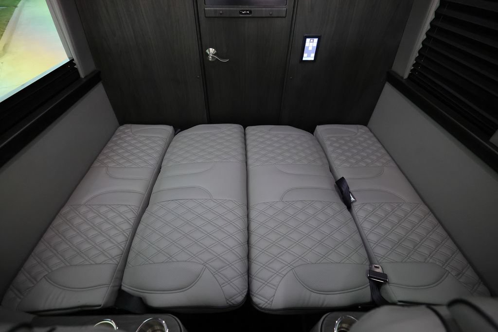 Used 2021 Mercedes-Benz Sprinter 3500 image 14