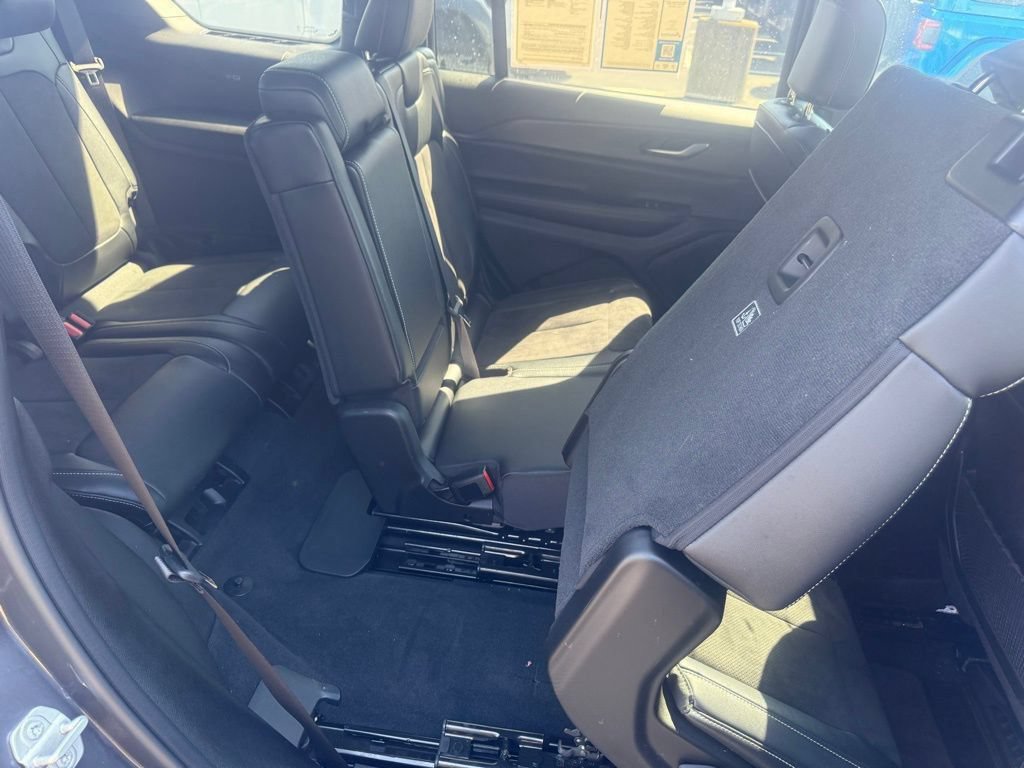 Used 2024 Jeep Grand Cherokee L Altitude AWD/4WD image 59