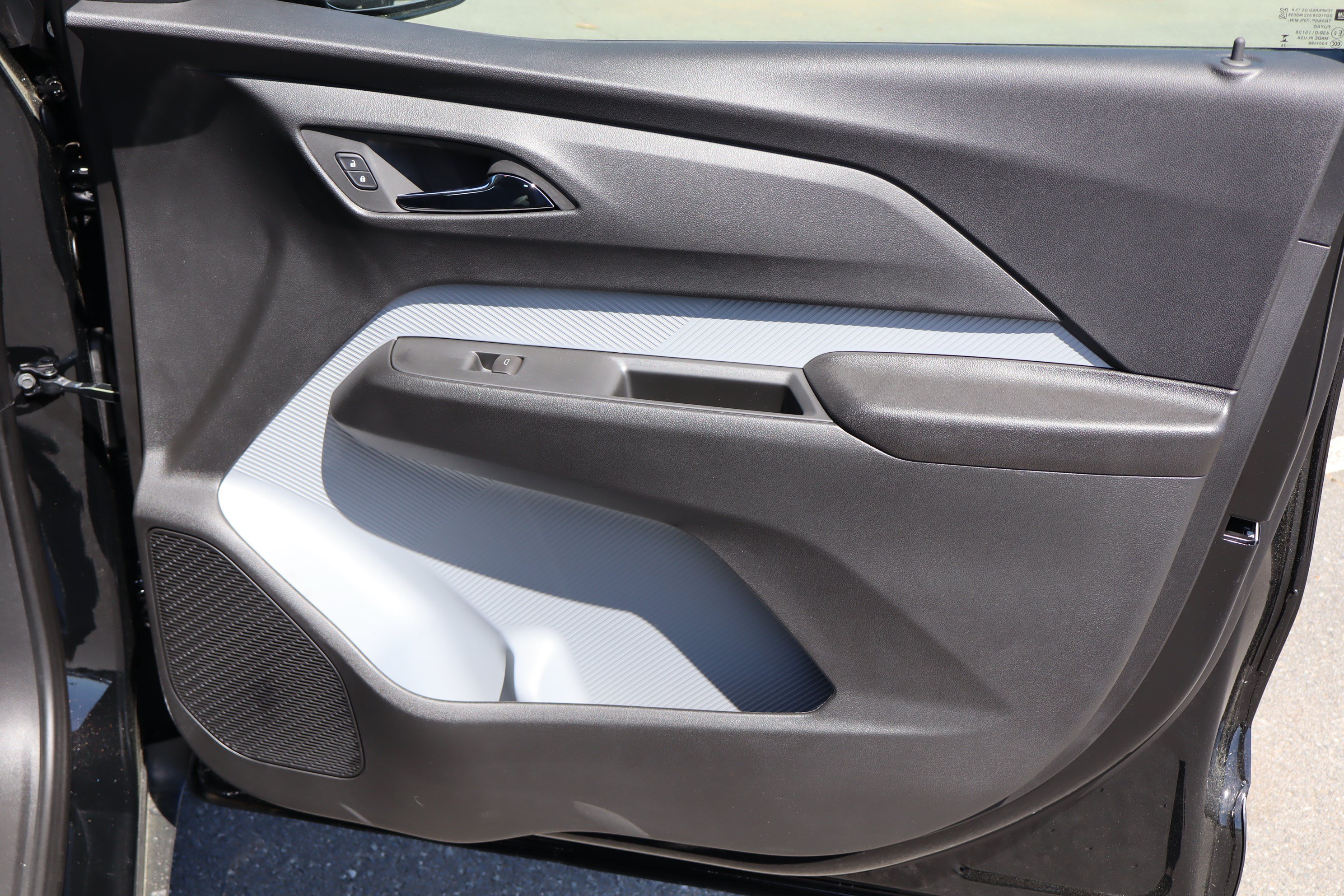 New 2027 Chevrolet Bolt LT w/ Comfort Package FWD image 24