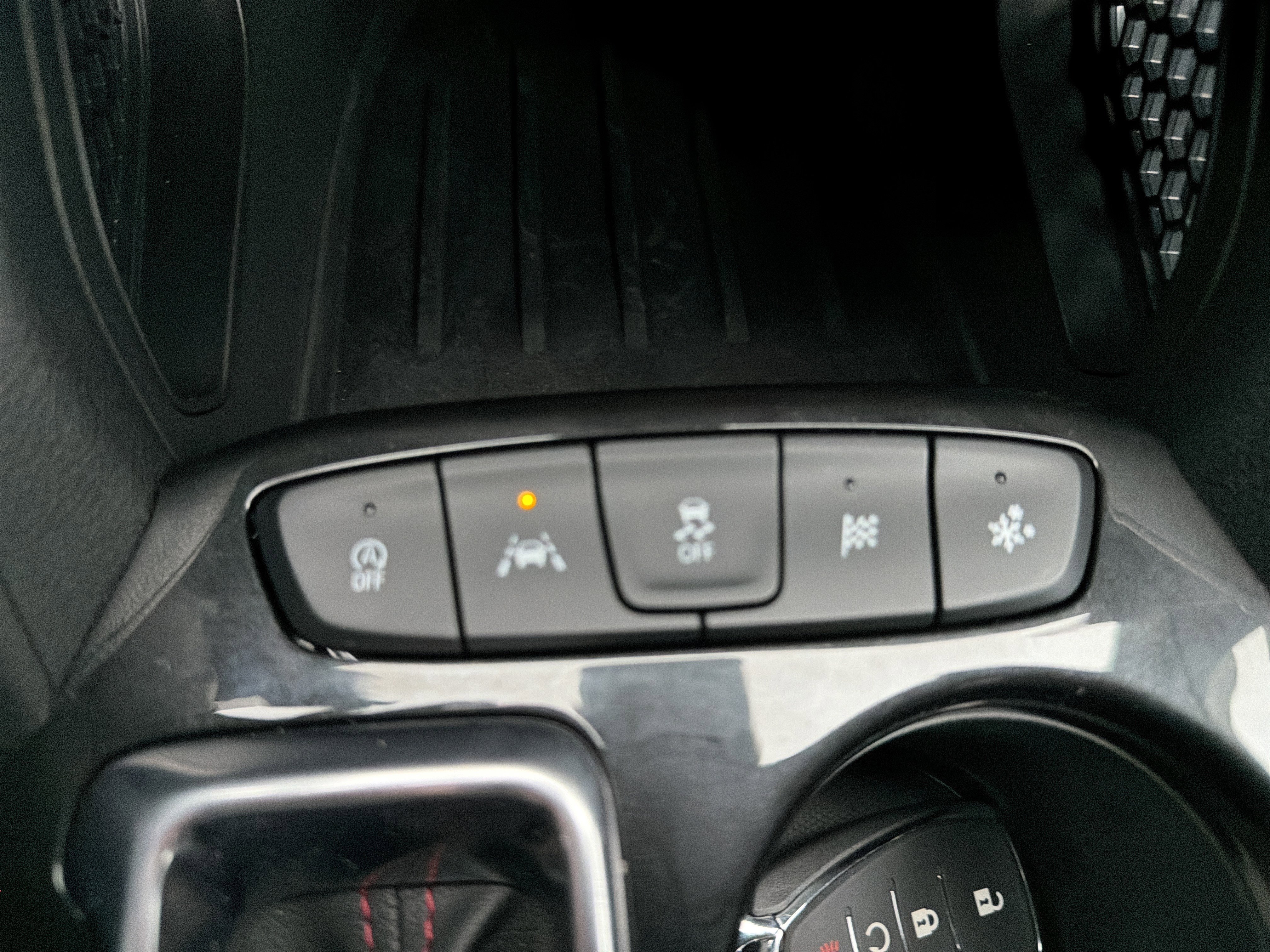 Used 2024 Chevrolet TrailBlazer RS w/ Driver Confidence Package image 32