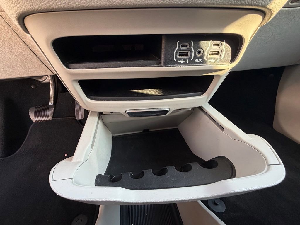 Certified 2022 Chrysler Voyager LX image 28