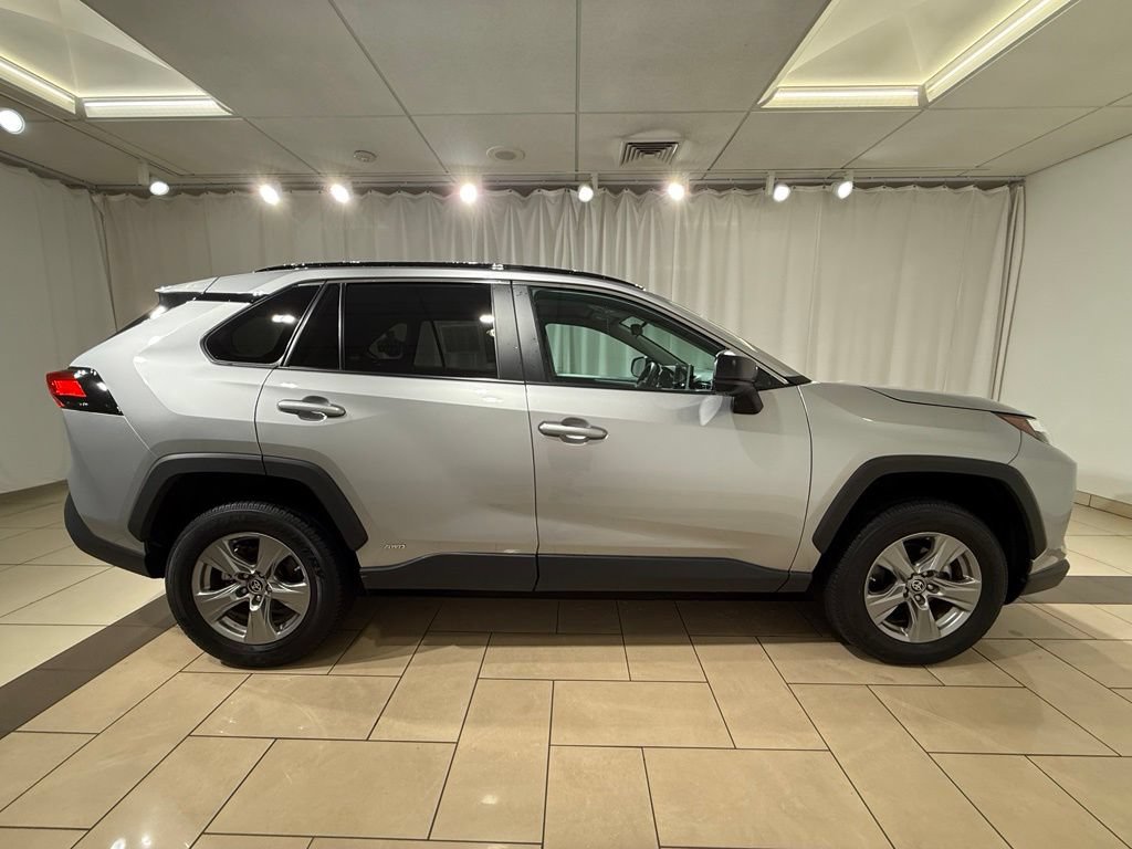 Certified 2024 Toyota RAV4 LE AWD/4WD image 6