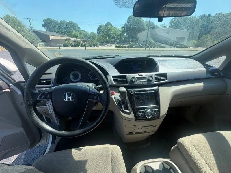 Used 2016 Honda Odyssey SE image 17