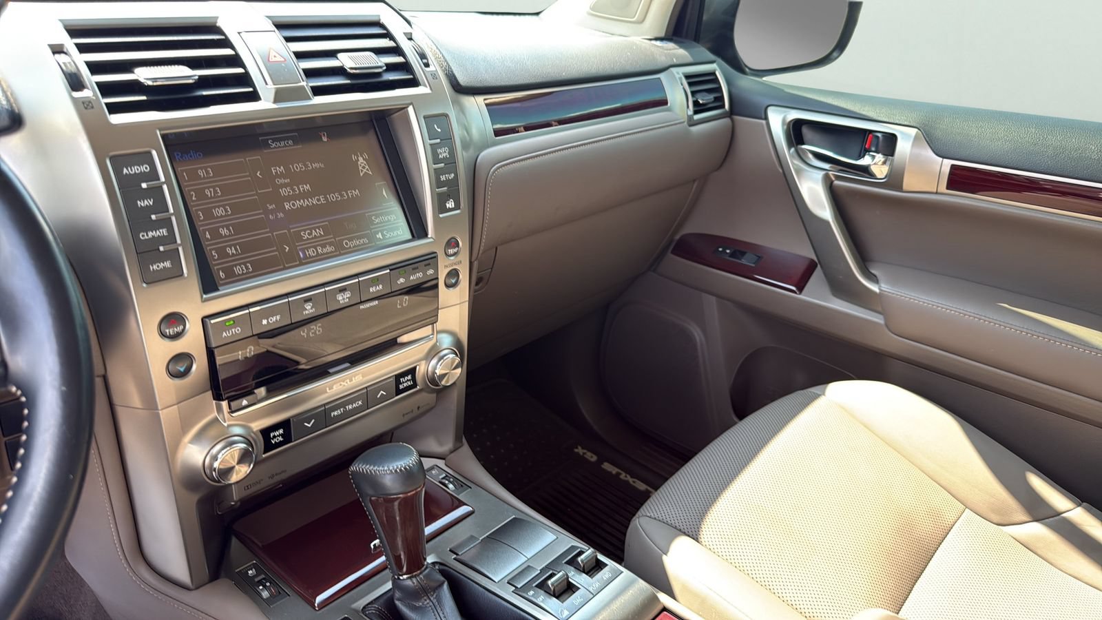 Used 2019 Lexus GX 460 Premium AWD/4WD image 19