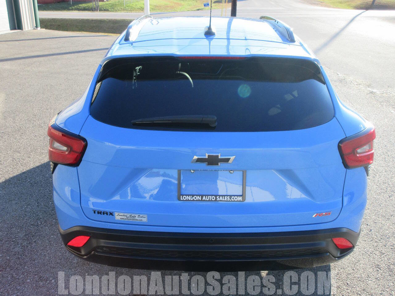 Used 2024 Chevrolet Trax RS w/ Driver Confidence Package image 4