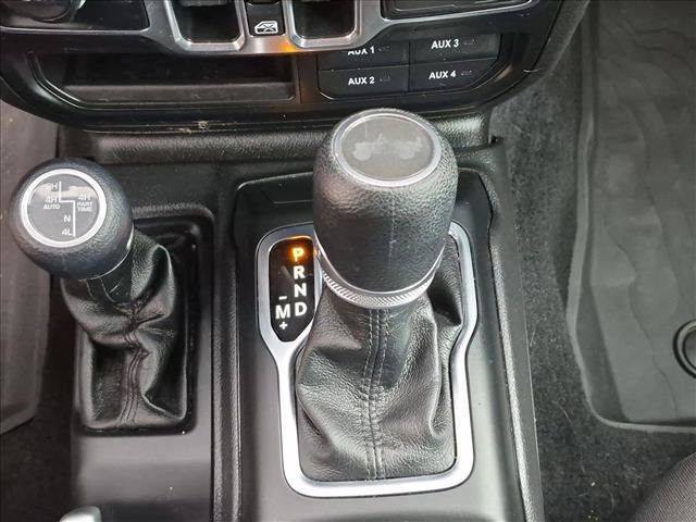 Used 2023 Jeep Wrangler Unlimited AWD/4WD image 12
