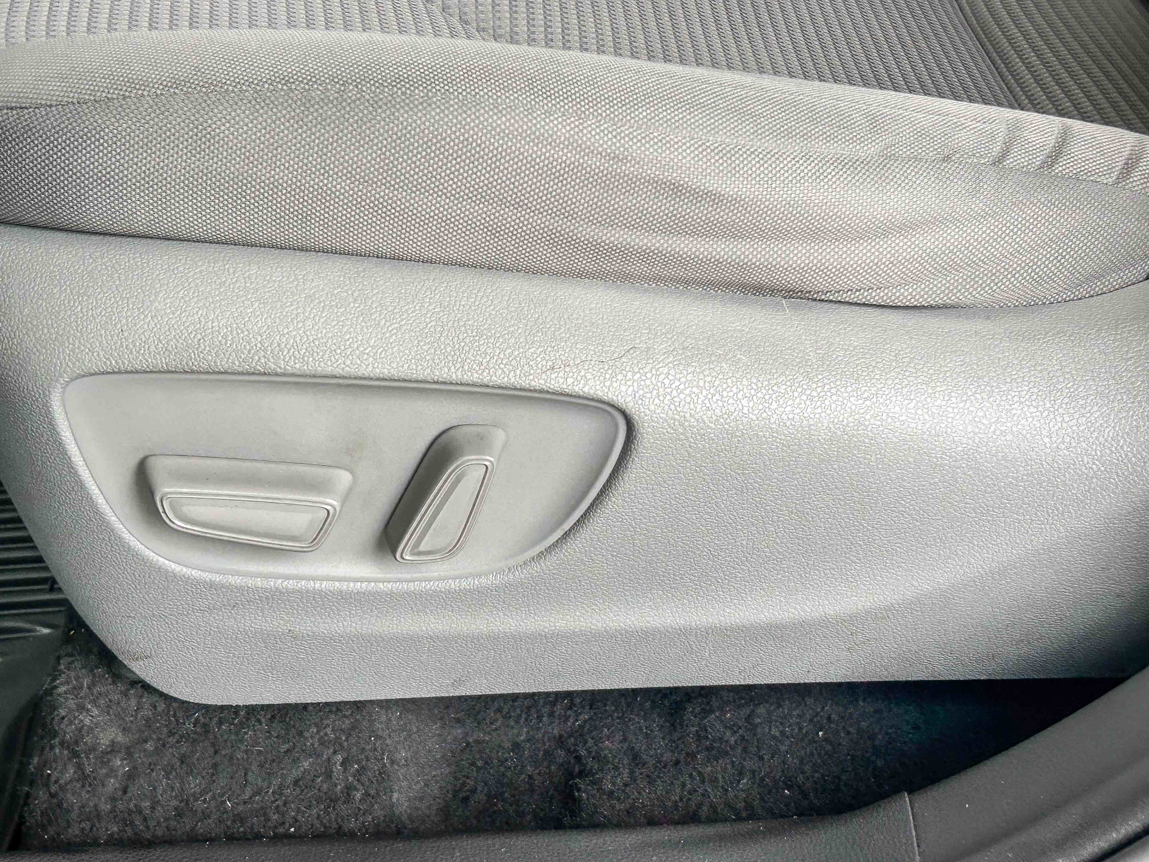 Used 2021 Toyota Highlander L FWD image 22