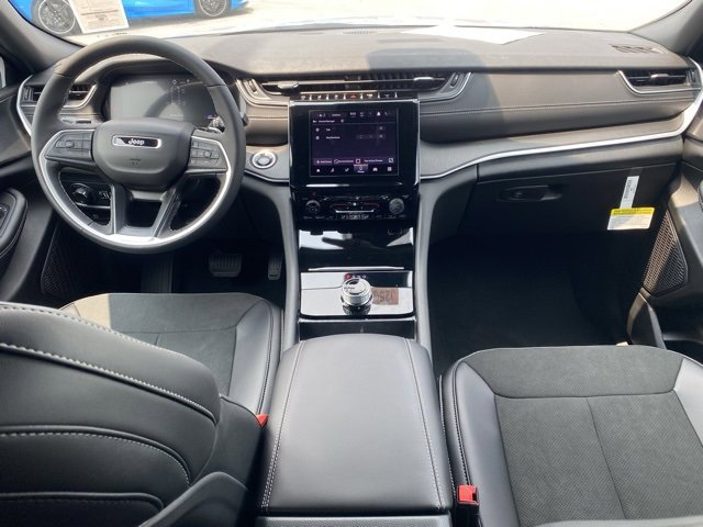 New 2025 Jeep Grand Cherokee L Altitude image 35