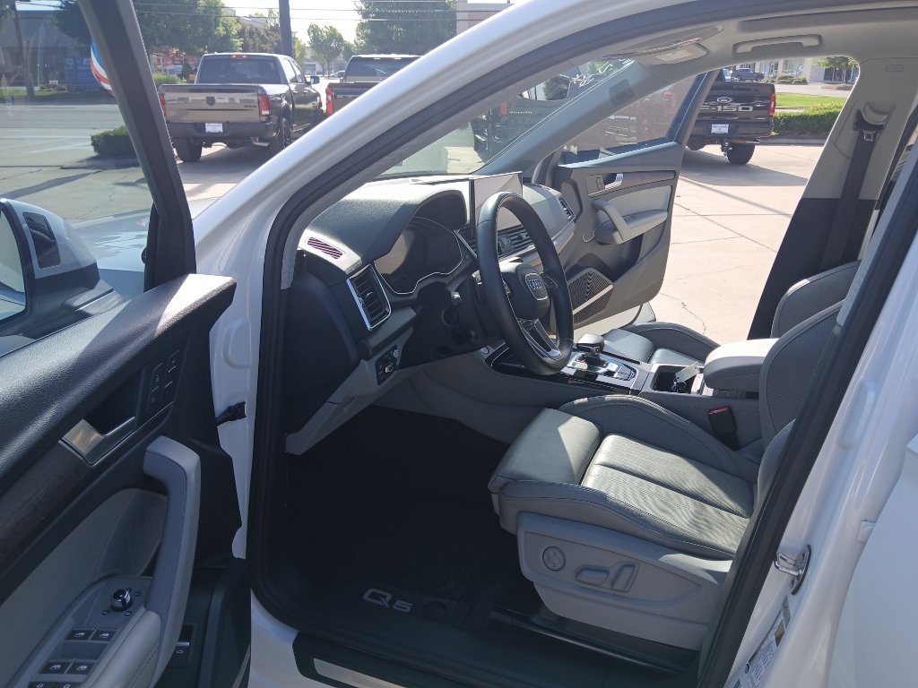 Used 2021 Audi Q5 Prestige w/ Prestige Package AWD/4WD image 9