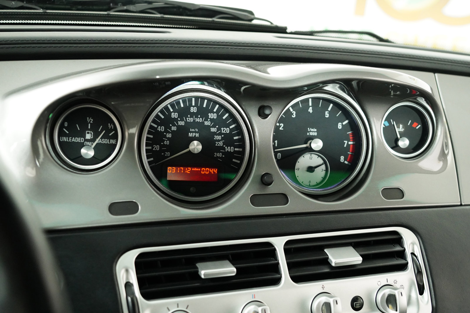 Used 2002 BMW Z8 image 24