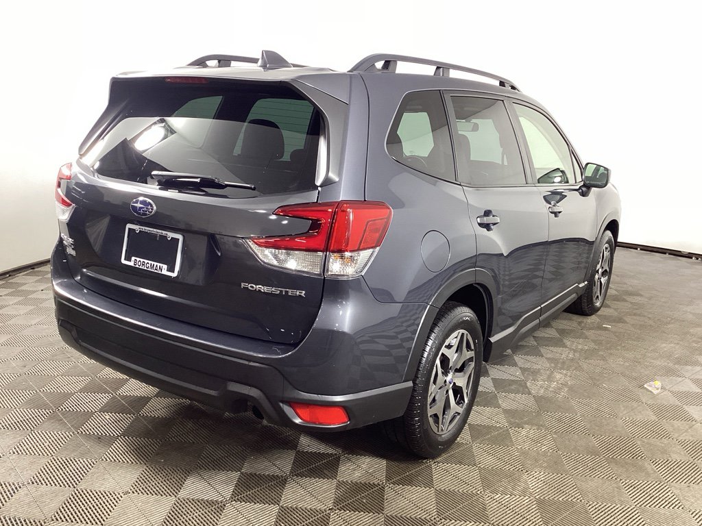 Used 2022 Subaru Forester Premium image 2