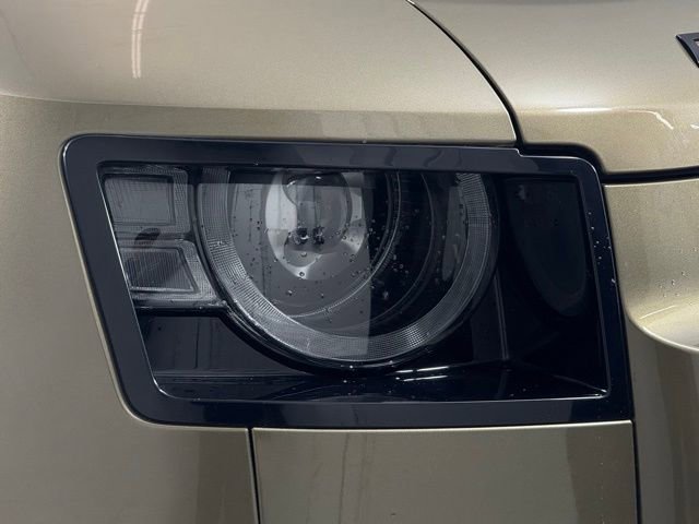Used 2023 Land Rover Defender 130 X-Dynamic SE image 14