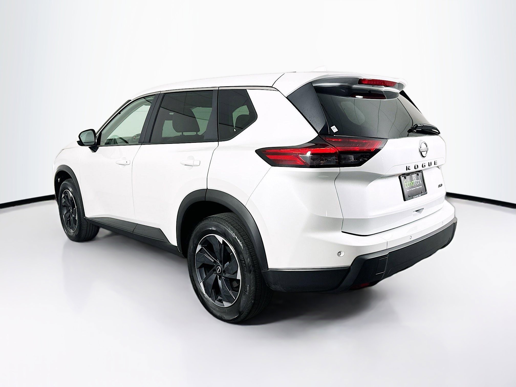 Used 2025 Nissan Rogue SV image 5
