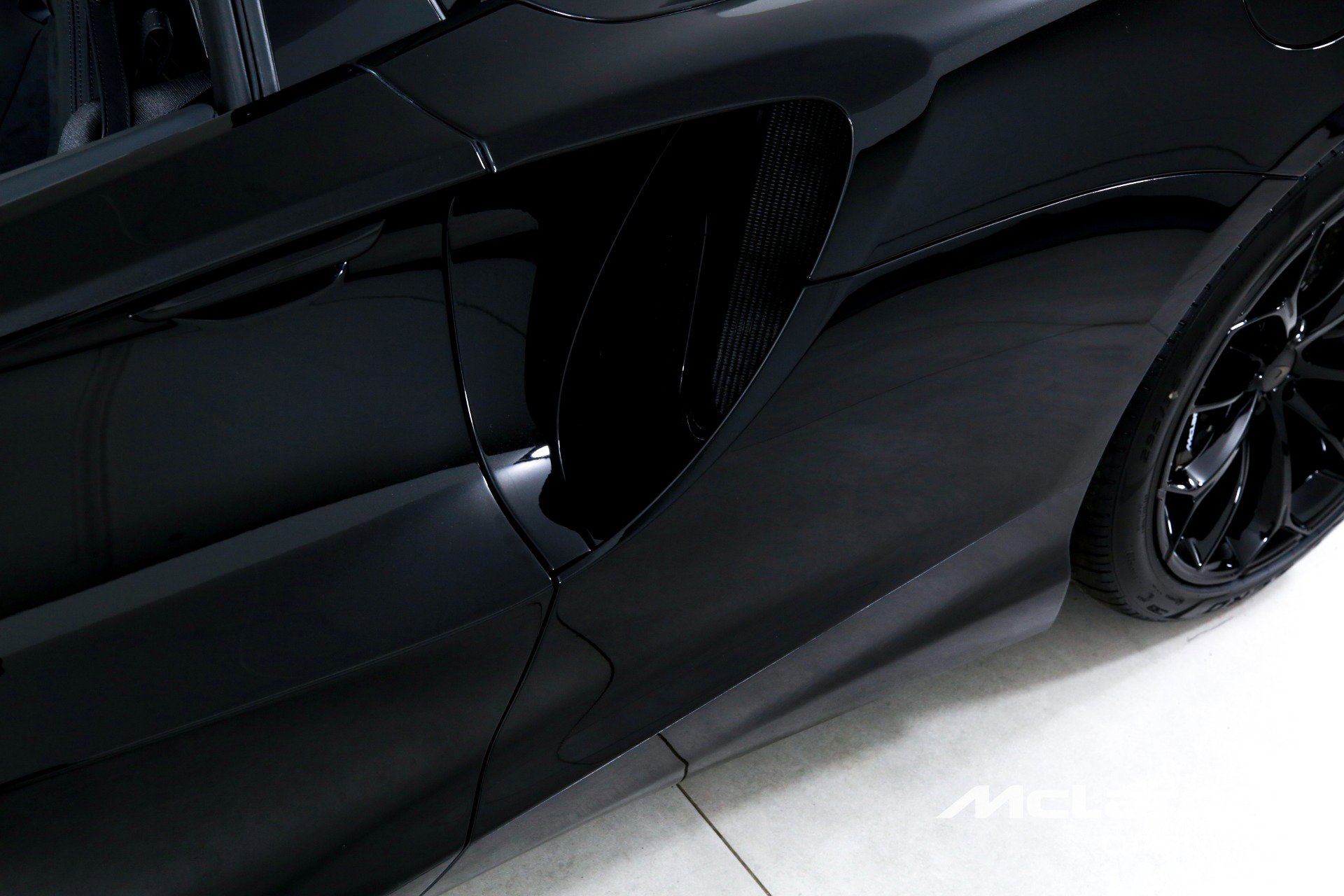 New 2026 McLaren Artura Spider image 32