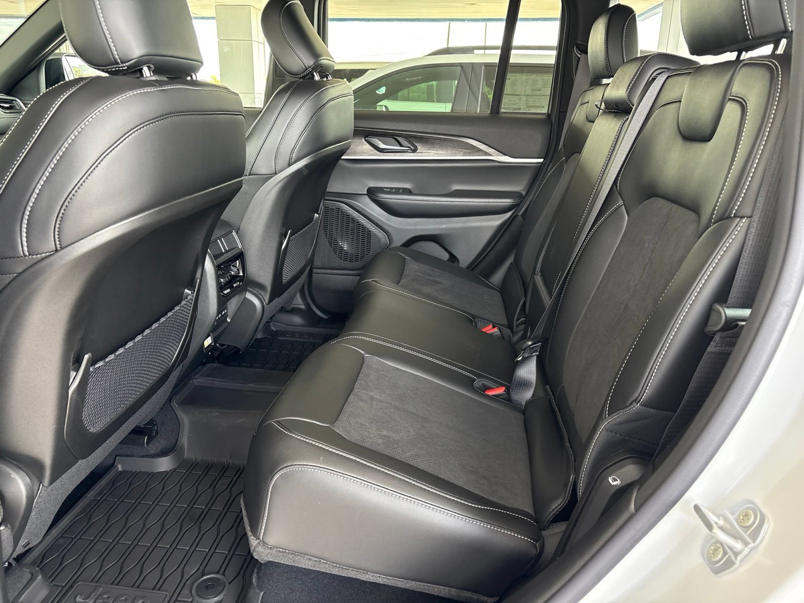New 2026 Jeep Grand Cherokee Altitude RWD image 15