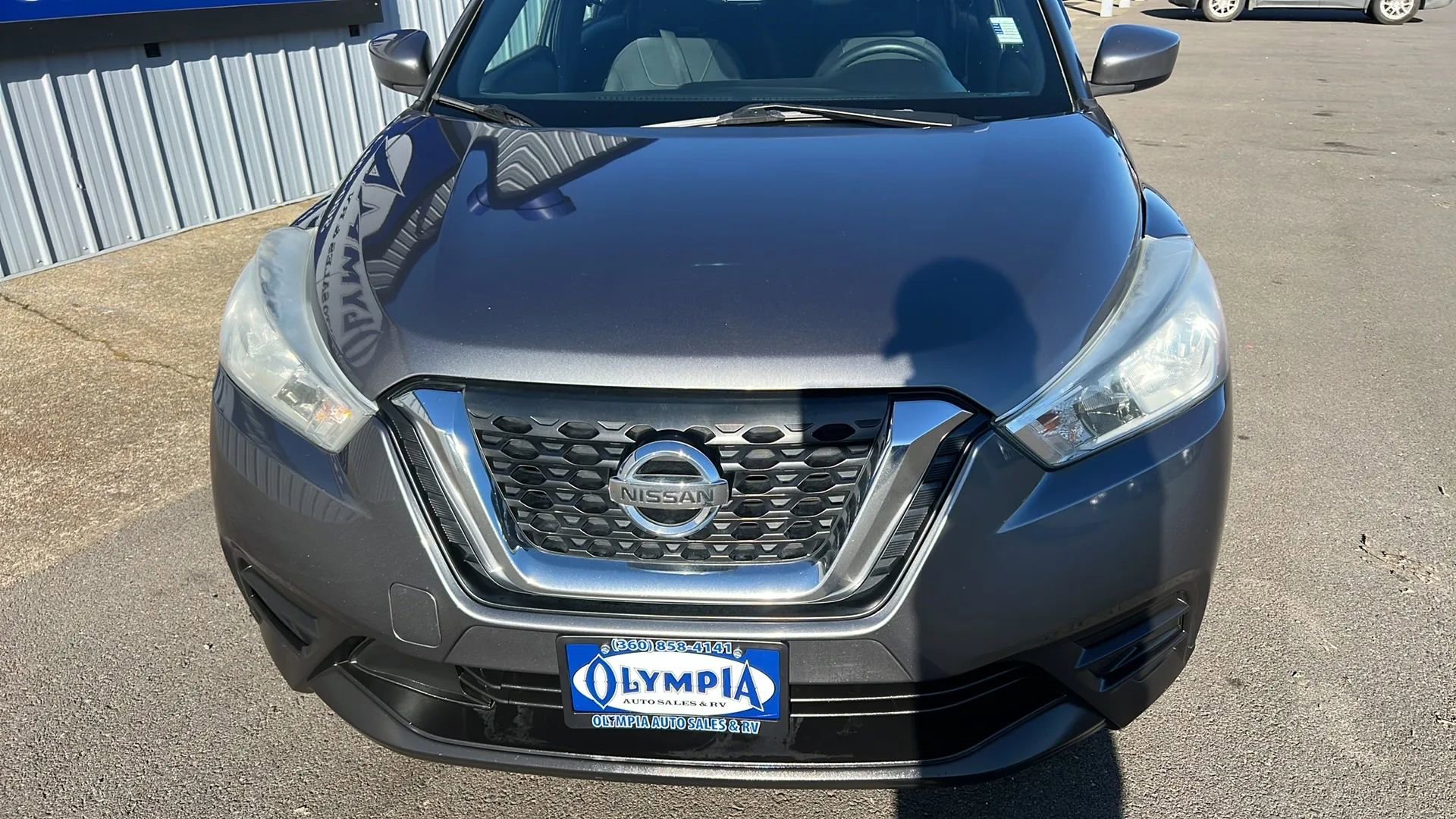 Used 2019 Nissan Kicks SV w/ Exterior Package FWD image 2