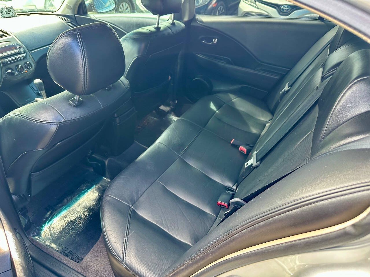 Used 2002 Nissan Altima 2.5 SL FWD image 13