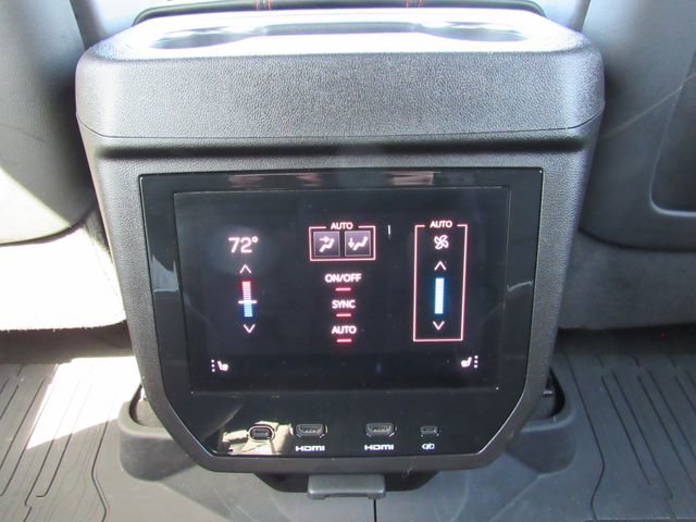 Used 2025 GMC Yukon XL AT4 Ultimate image 35