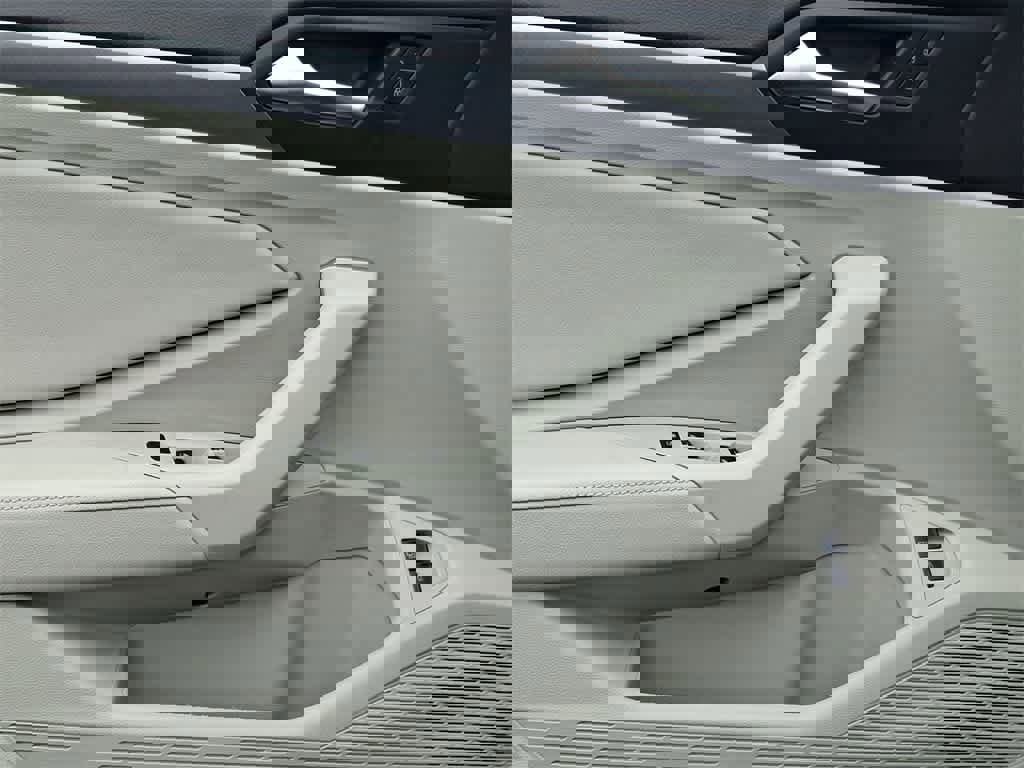 Used 2023 Volkswagen Jetta SE image 16