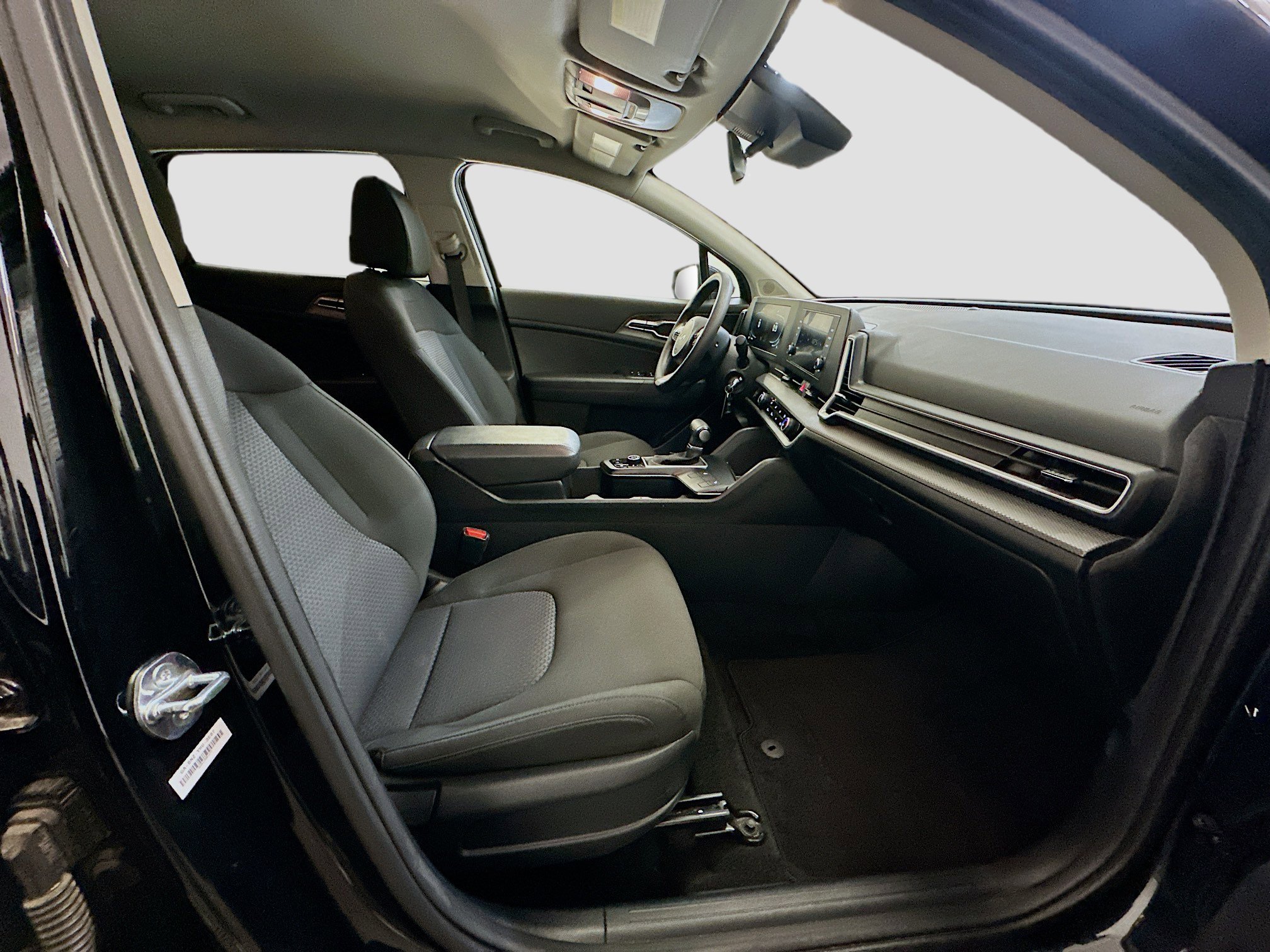 Used 2025 Kia Sportage LX image 31
