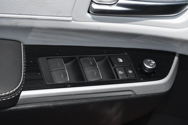 New 2026 Toyota Sienna XSE FWD image 6