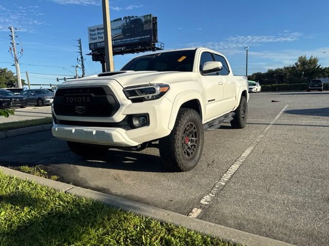 Certified 2022 Toyota Tacoma TRD Sport w/ TRD Premium Sport Package AWD/4WD image 9