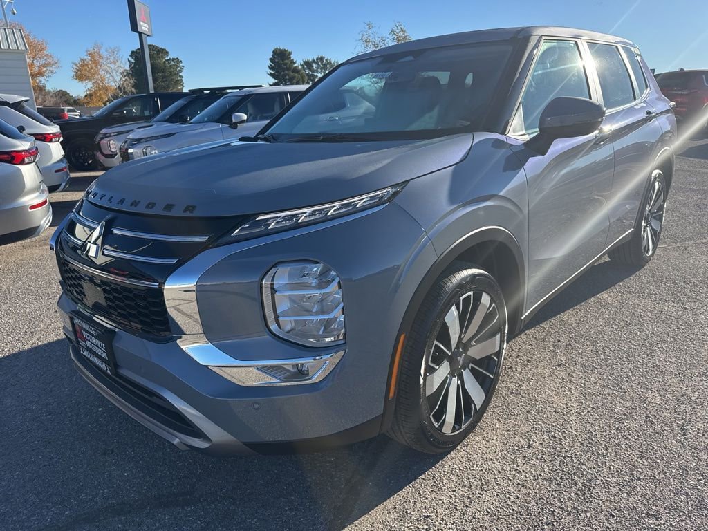 New 2026 Mitsubishi Outlander SE image 3