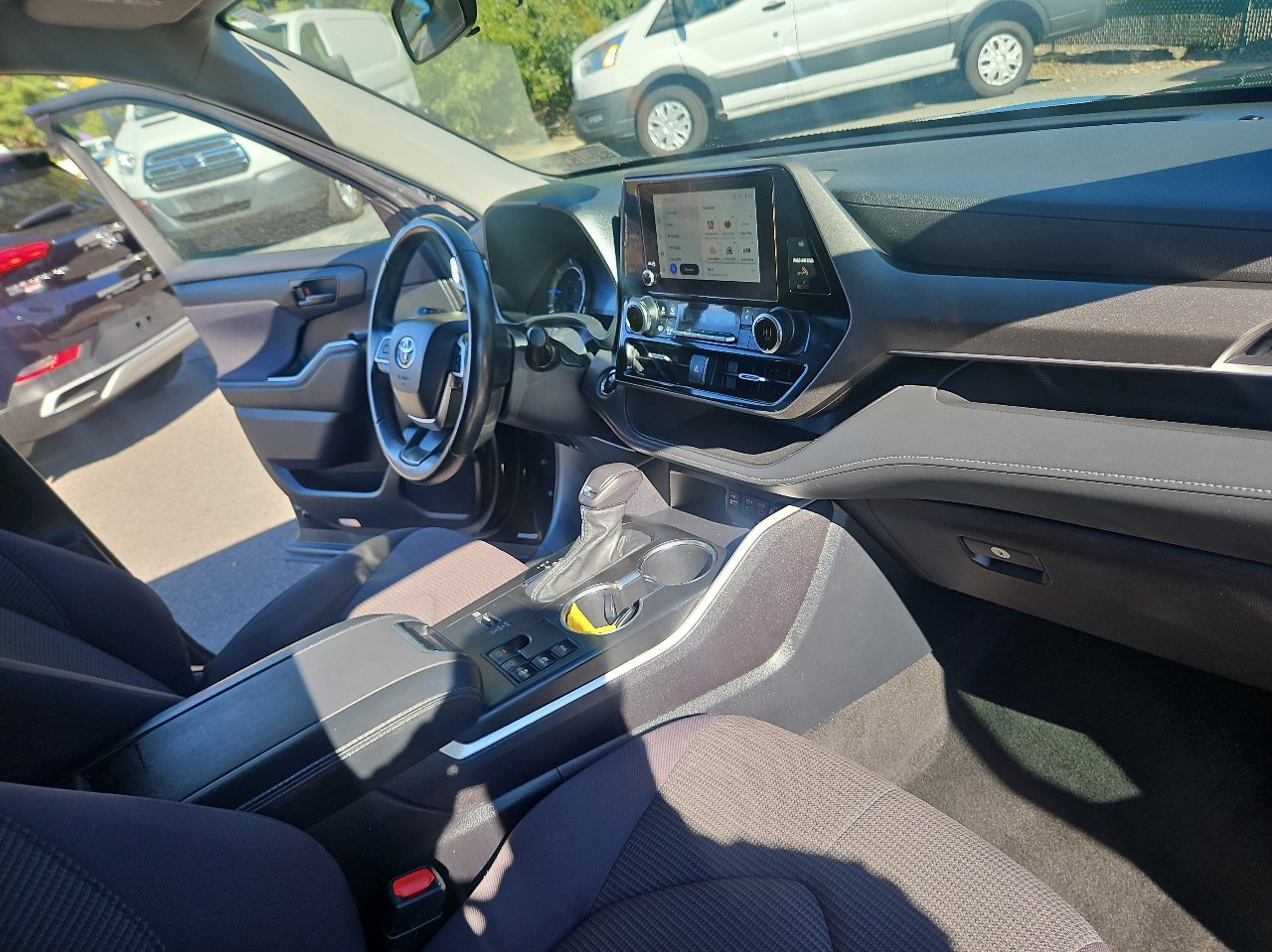 Used 2023 Toyota Highlander LE image 17