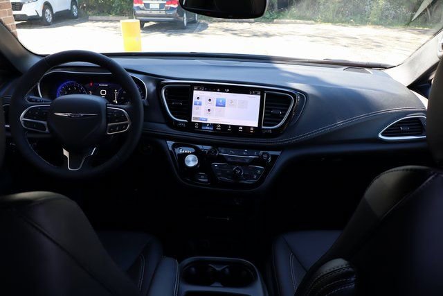 New 2026 Chrysler Pacifica Select image 47