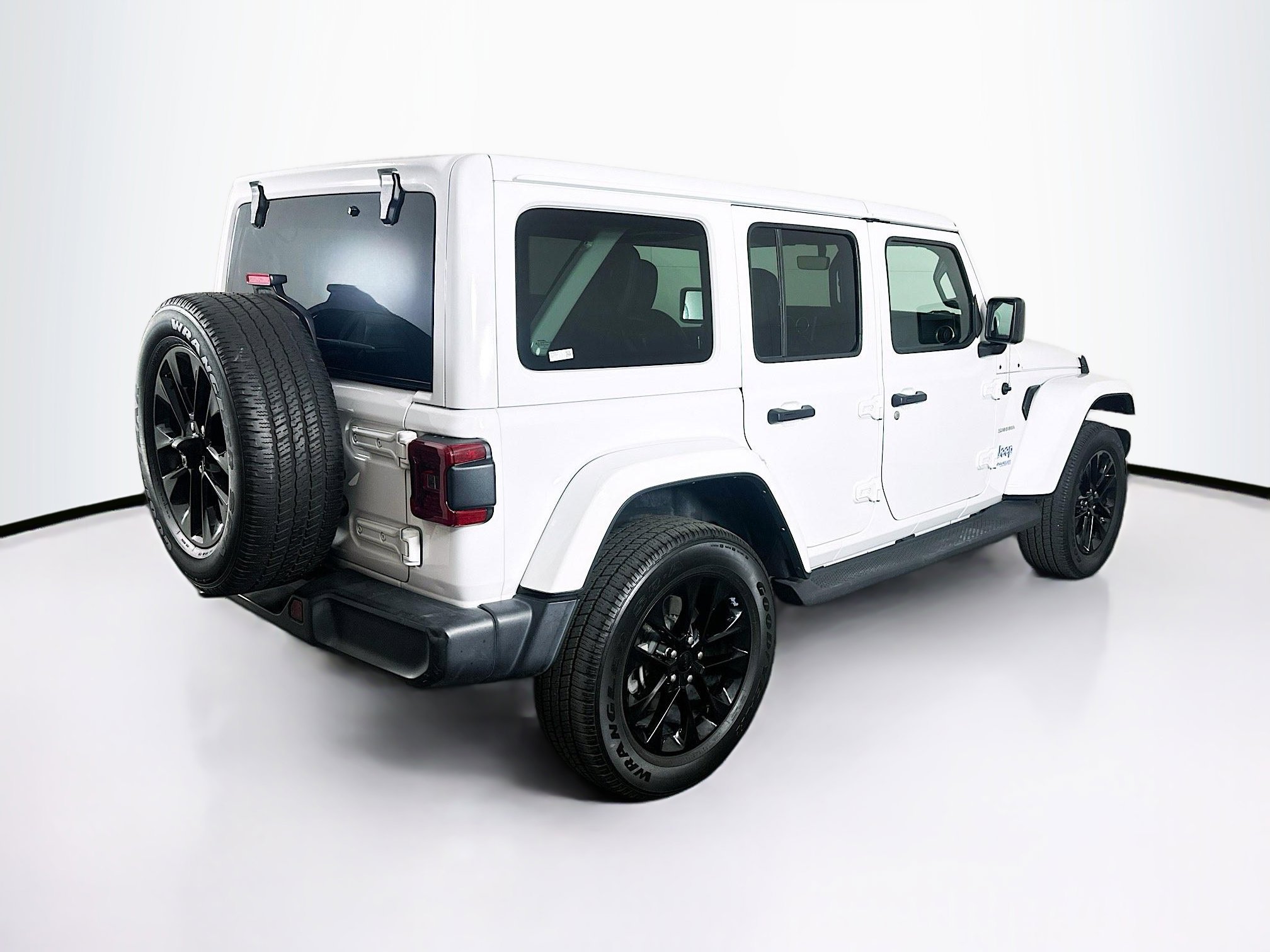 Used 2021 Jeep Wrangler Sahara image 9