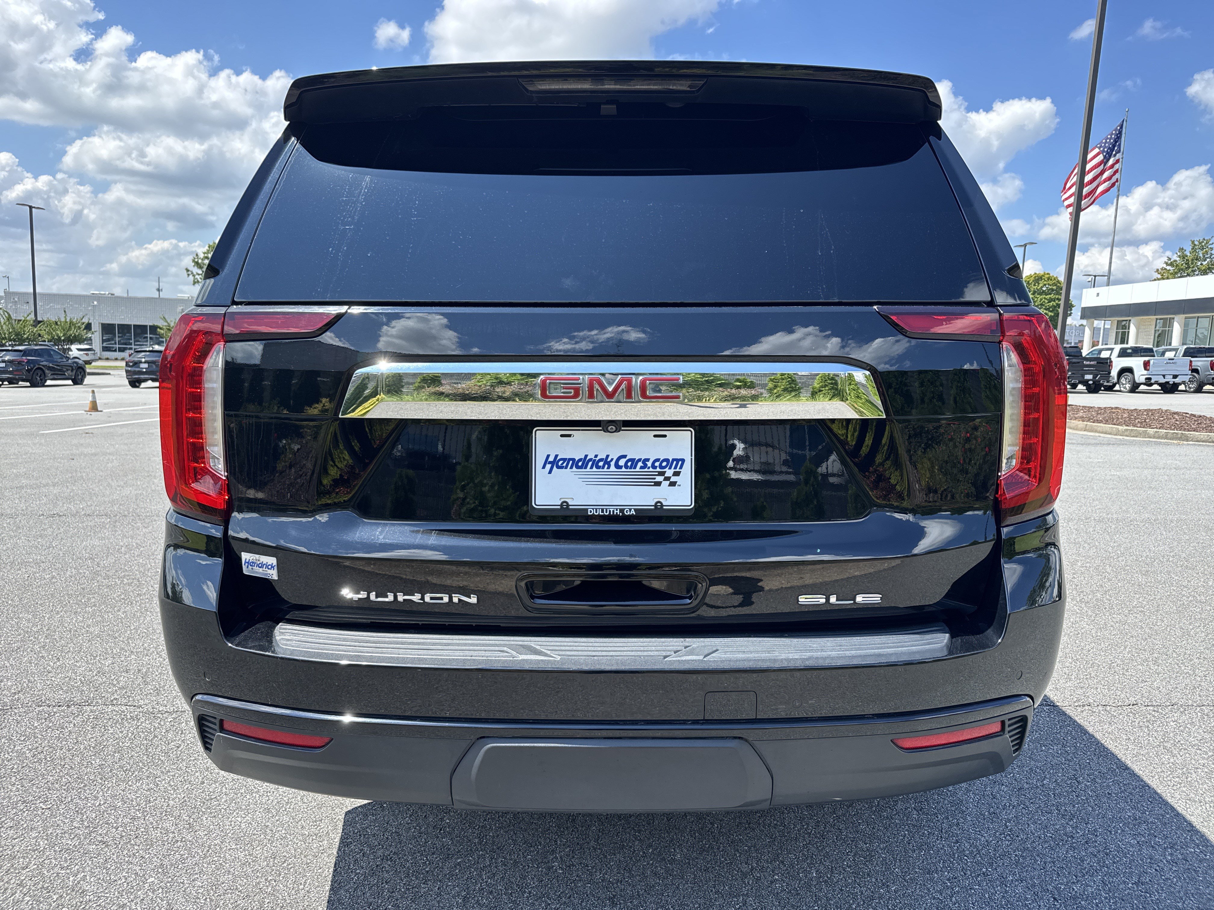 Used 2022 GMC Yukon SLE w/ Gmc Pro Safety Plus Package AWD/4WD image 9