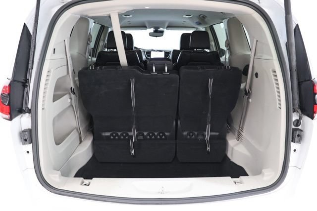 Used 2023 Chrysler Pacifica Touring-L FWD image 35