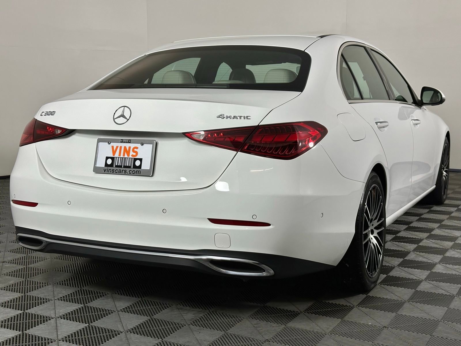 Used 2023 Mercedes-Benz C 300 4MATIC Sedan image 4