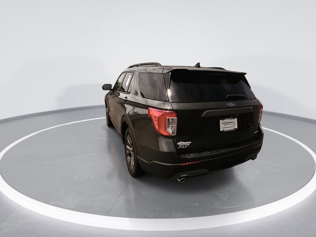 Used 2023 Ford Explorer XLT w/ Equipment Group 202A AWD/4WD image 6