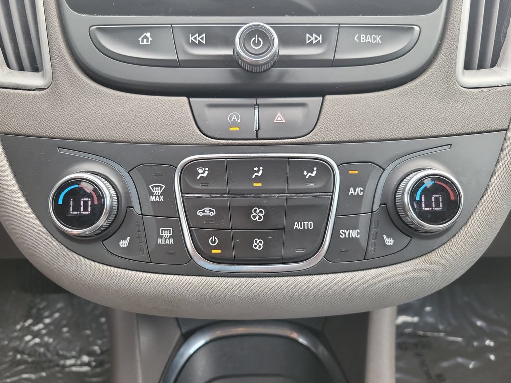 Used 2022 Chevrolet Malibu LT FWD image 25
