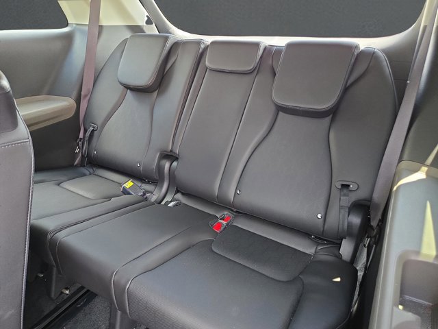 Used 2025 Kia Carnival FWD image 11