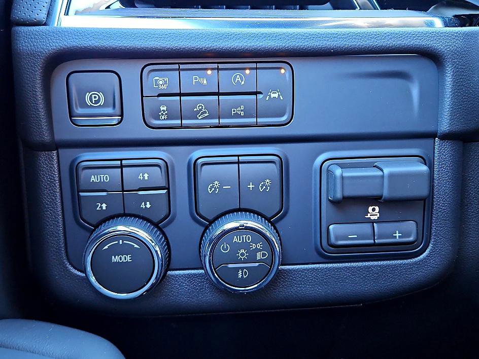 New 2026 Chevrolet Suburban Premier w/ Sun And Tow Package image 22