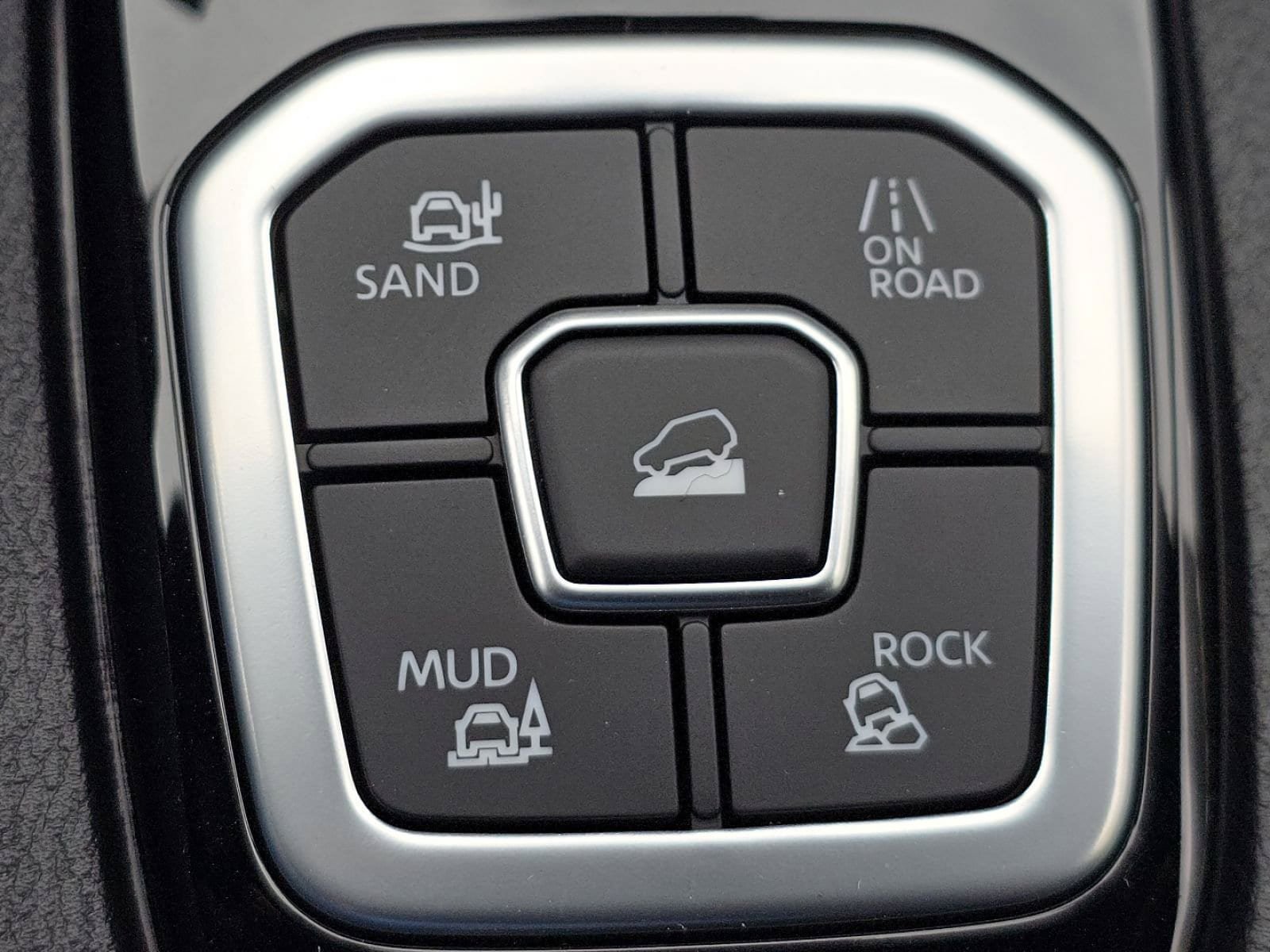 New 2026 Nissan Frontier SV w/ All-Weather Content Package AWD/4WD image 23