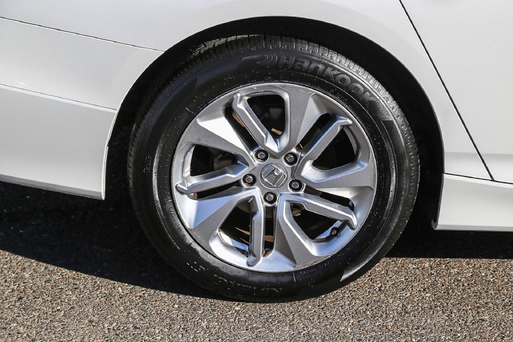 Used 2019 Honda Accord LX image 19