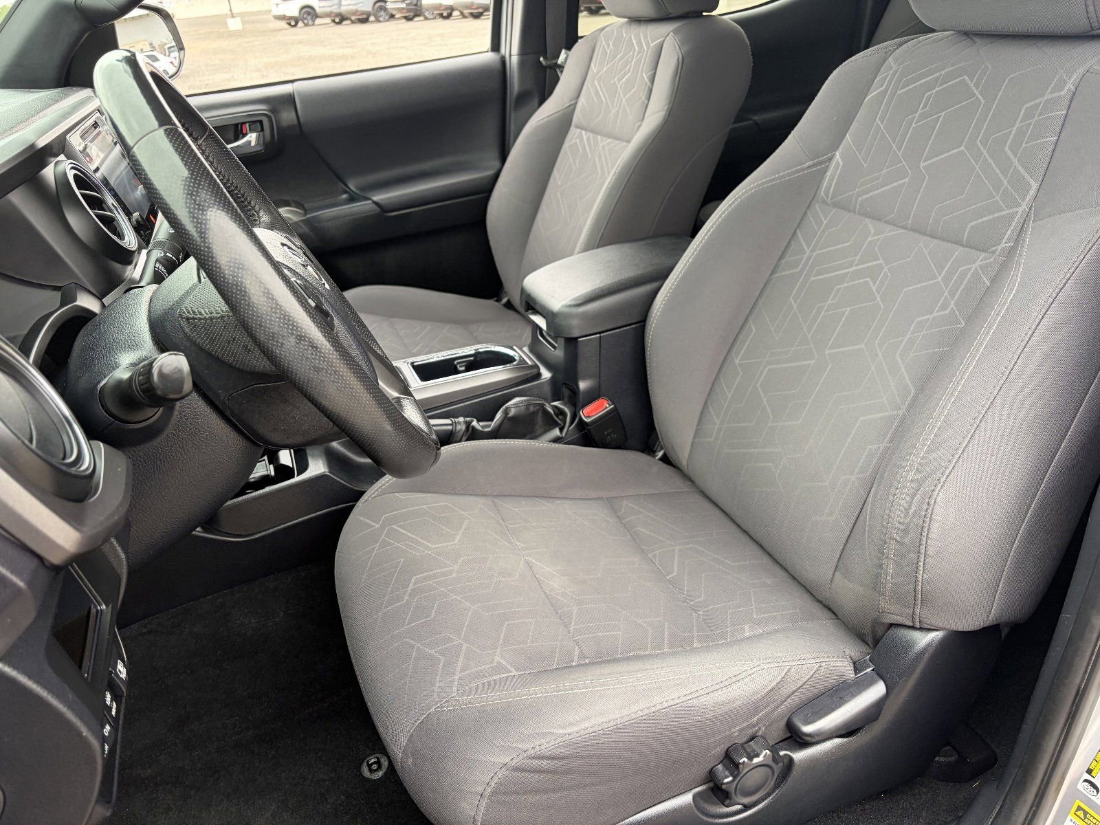 Used 2017 Toyota Tacoma TRD Sport image 21