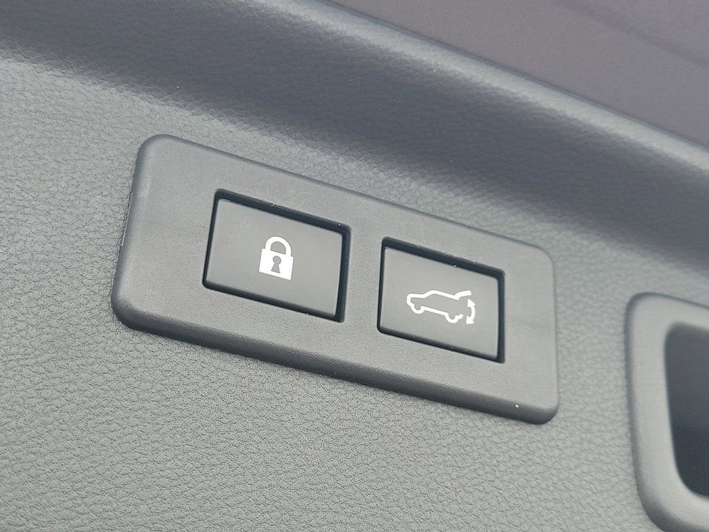 Used 2023 Subaru Forester Sport image 9