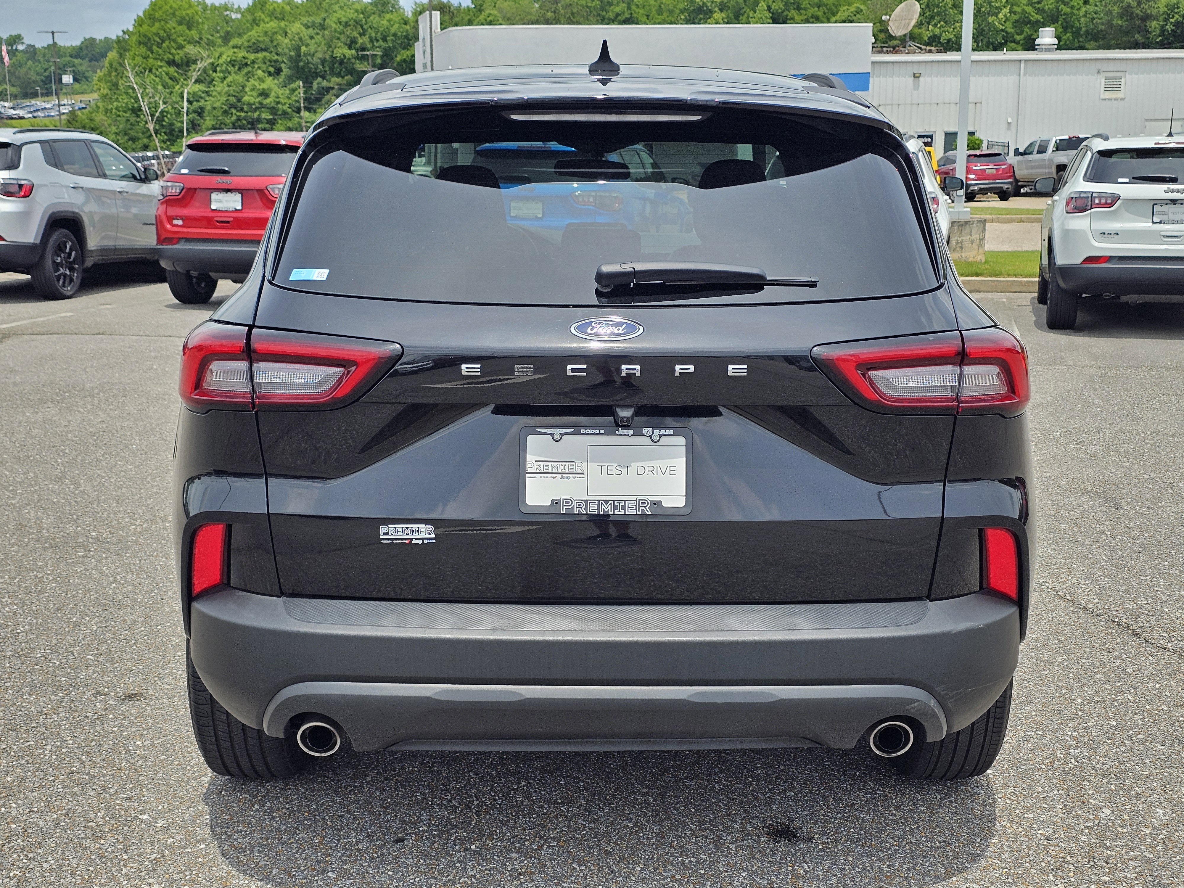 Used 2025 Ford Escape ST-Line FWD image 11