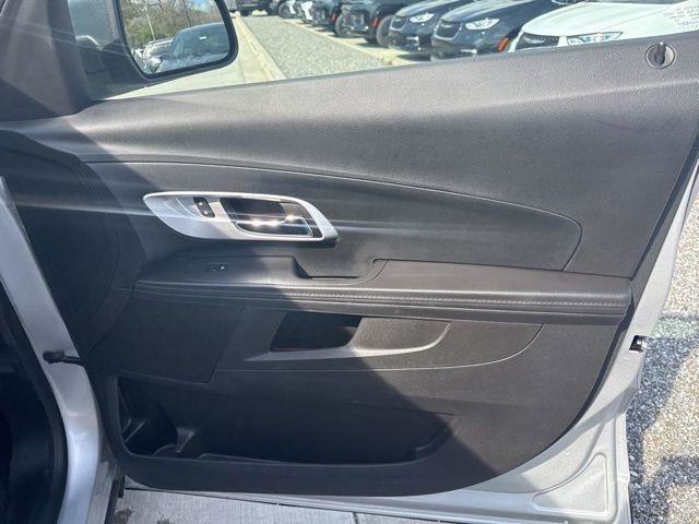 Used 2015 Chevrolet Equinox LS image 34