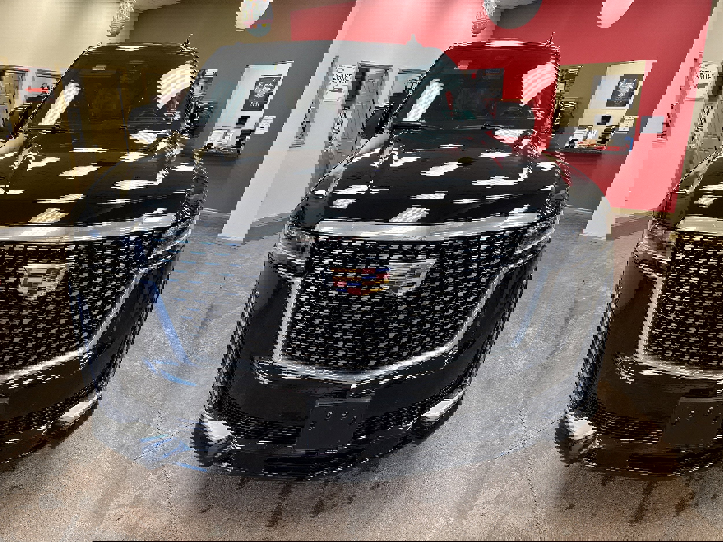 Used 2024 Cadillac Escalade Premium Luxury image 2