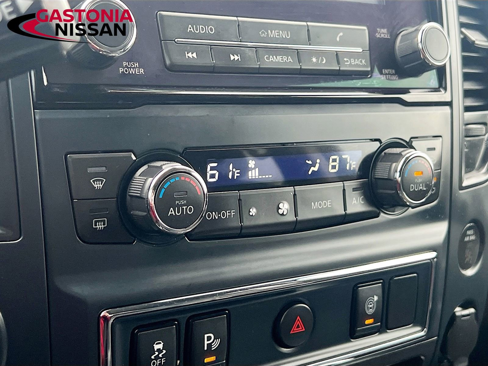 Used 2024 Nissan Titan SV w/ SV Convenience Package image 19