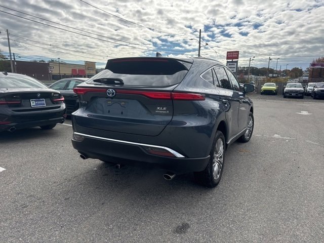 Used 2022 Toyota Venza image 3