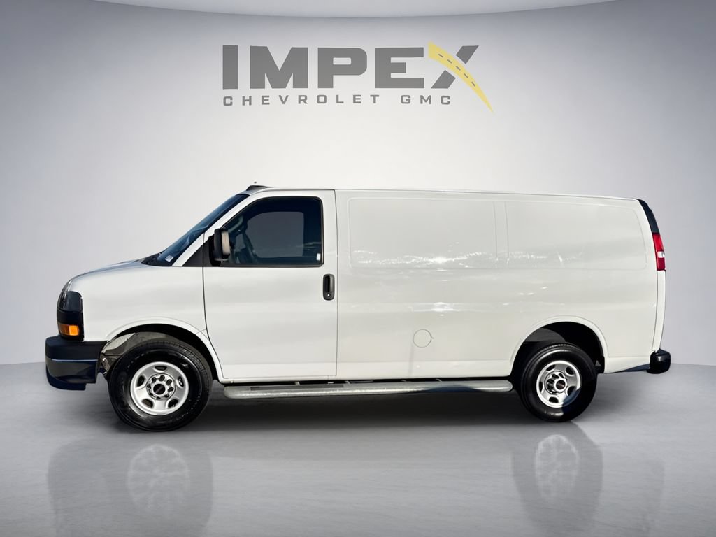 Used 2022 GMC Savana 2500 w/ Driver Convenience Package RWD image 2