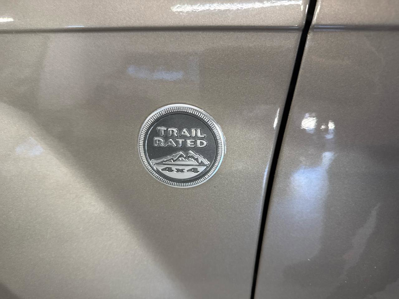 Used 2005 Jeep Grand Cherokee Limited AWD/4WD image 95